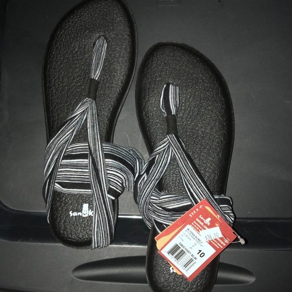 Sandals - Picture 3 of 4